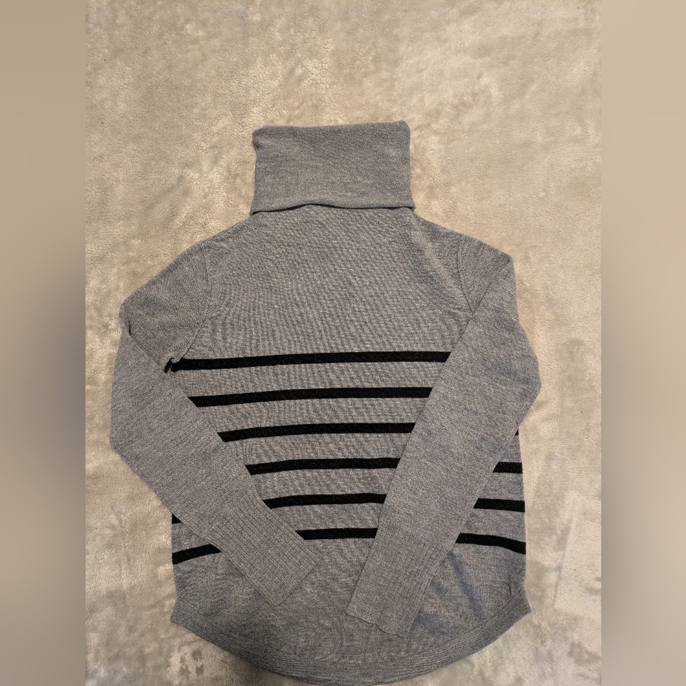 French connection turtleneck sweater, grey and black size small